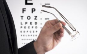Seguro médico con oftalmología: 4 Mejores Pólizas